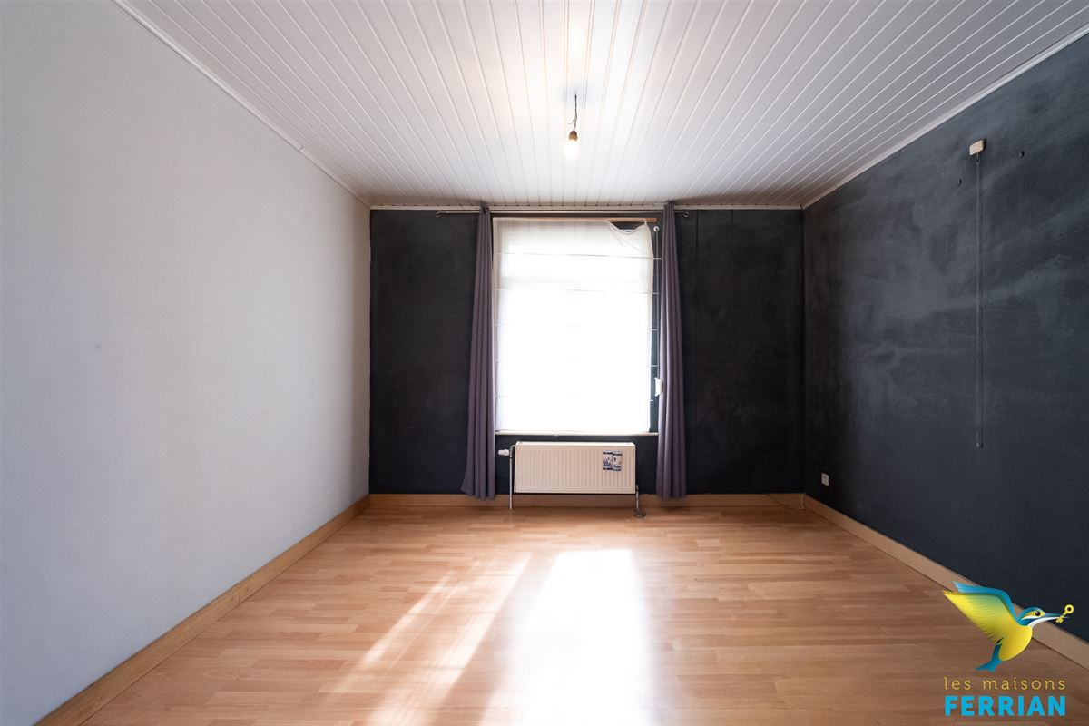 Maison unifamiliale à La Louvière (4 chambres)
