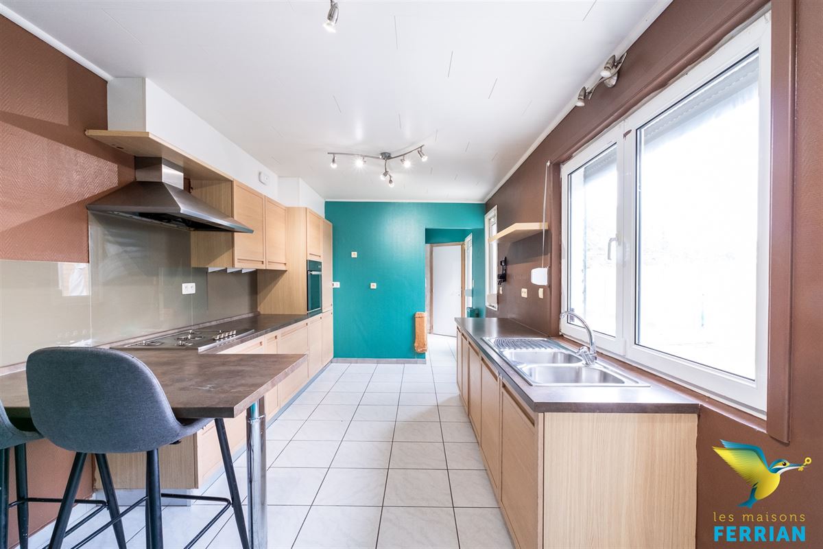 Maison unifamiliale à La Louvière (4 chambres)