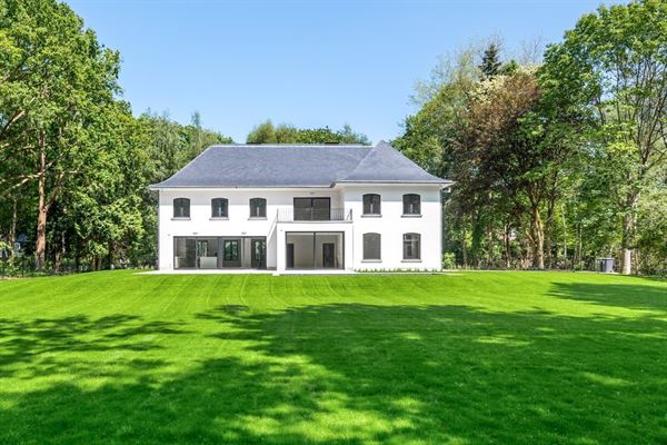 Volledig gerenoveerde villa op toplocatie