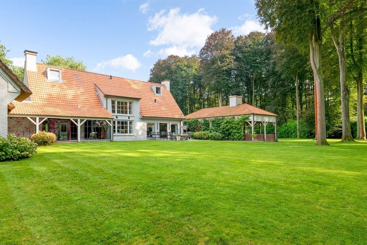 Ruime villa op ca. 1 Ha grond nabij het park van Schilde