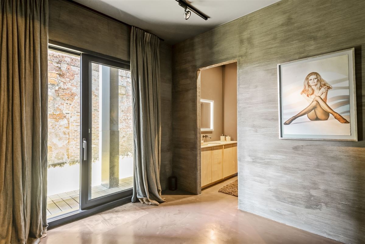 Uitzonderlijk appartement van ca 225 m² met ca 90 m² terrassen op Het Kanaal