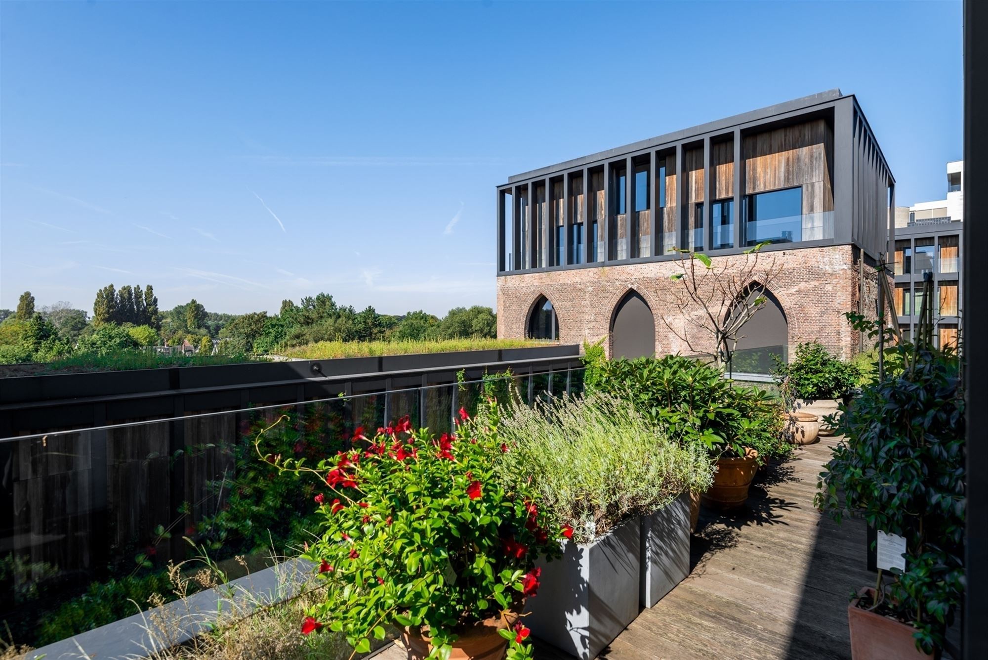 Exclusief appartement met ruime terrassen gelegen in het exclusieve woonconcept "Het Kanaal".