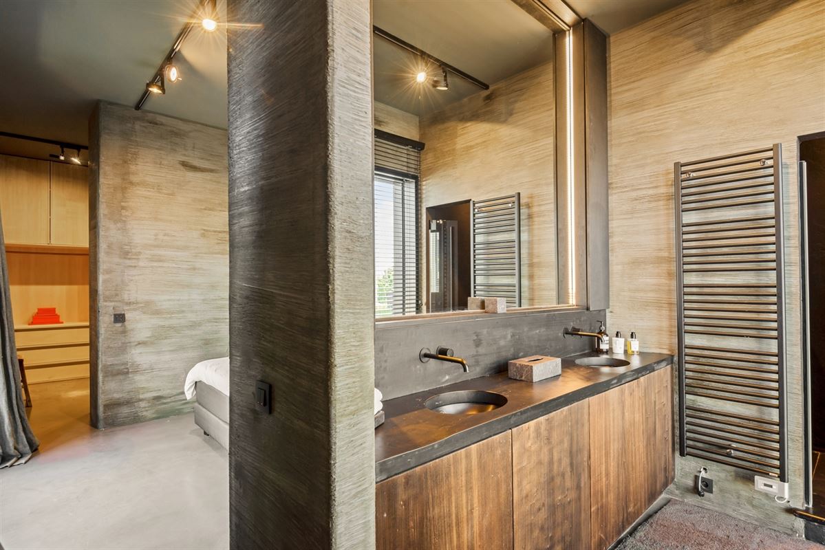 Exclusief appartement met ruime terrassen gelegen in het exclusieve woonconcept "Het Kanaal".