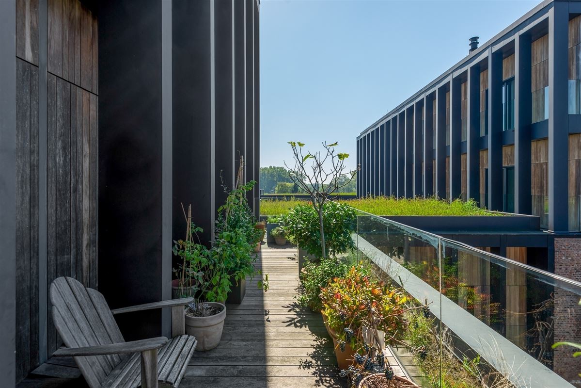 Exclusief appartement met ruime terrassen gelegen in het exclusieve woonconcept "Het Kanaal".