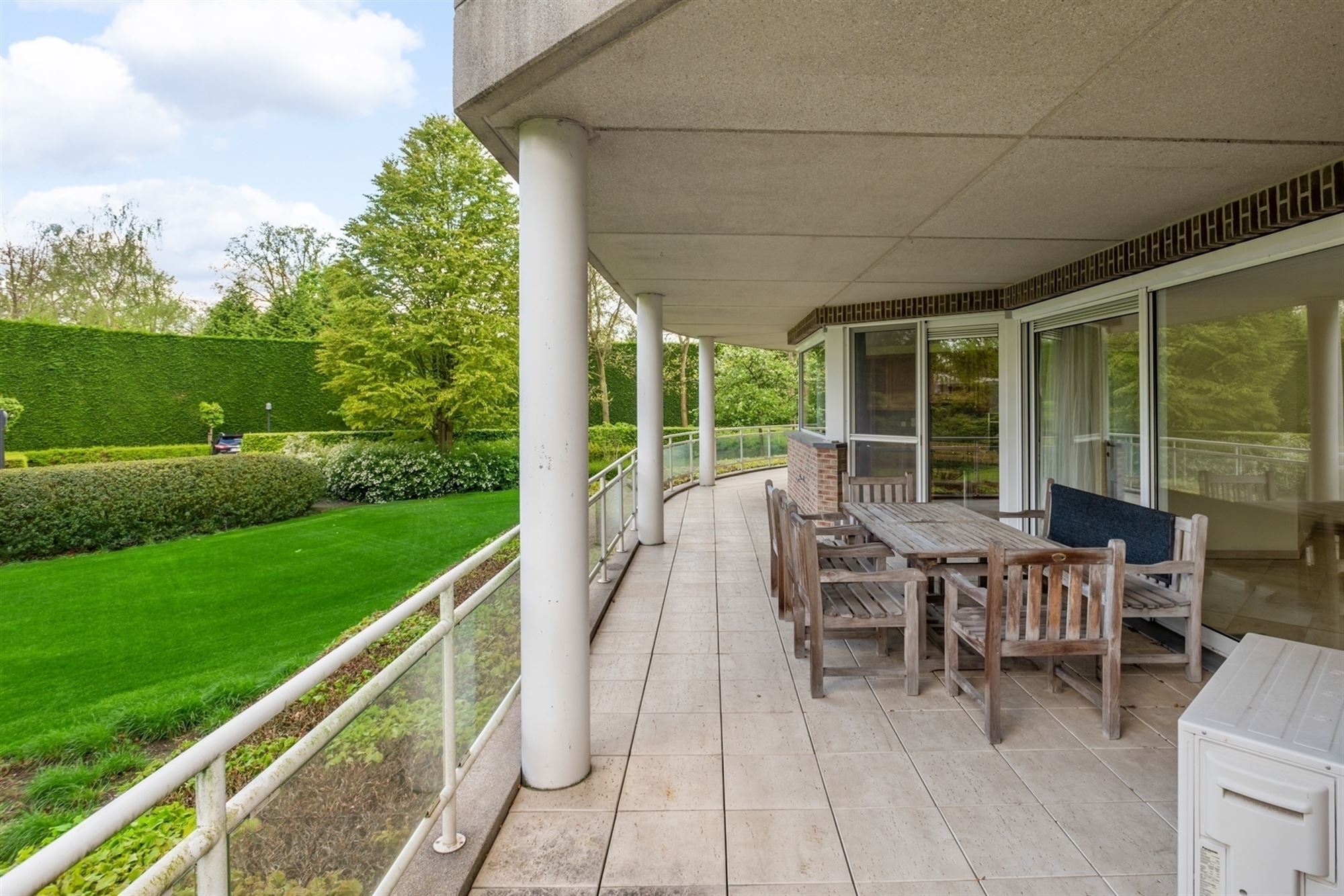 Ruim en licht gelijkvloers appartement