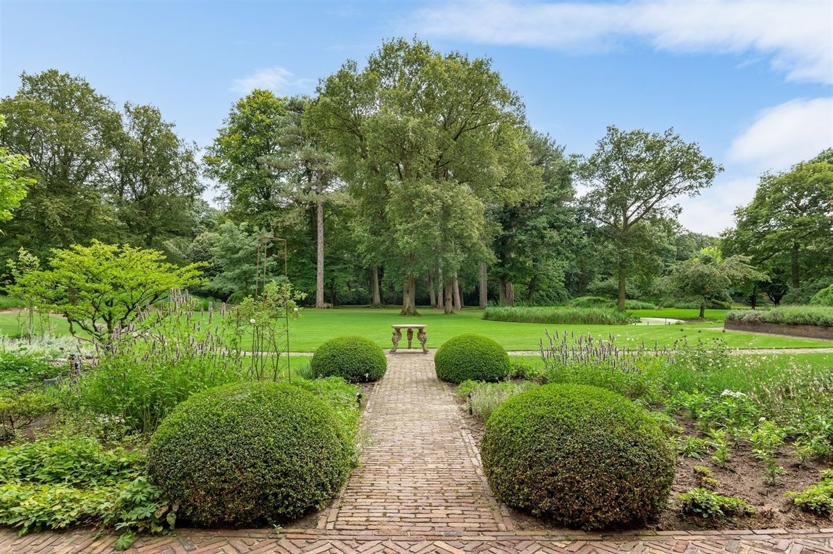 Exclusief domein van ca. 3,7 Ha met prachtige villa