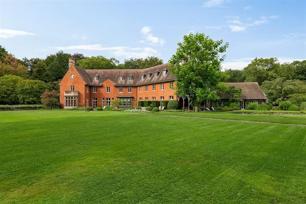 Exclusief domein van ca. 3,7 Ha met prachtige villa