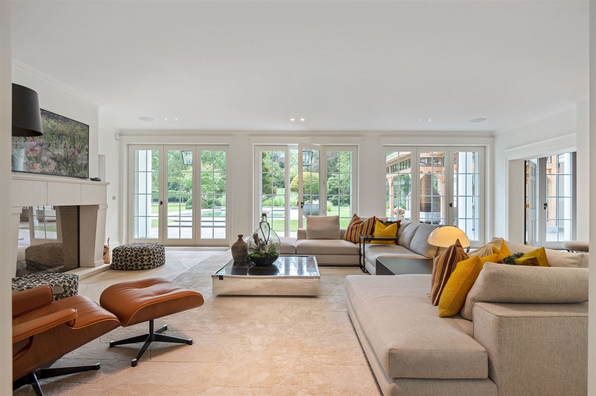 Berkenberg Estate ; American Manor Villa on approx. 2.1 Ha