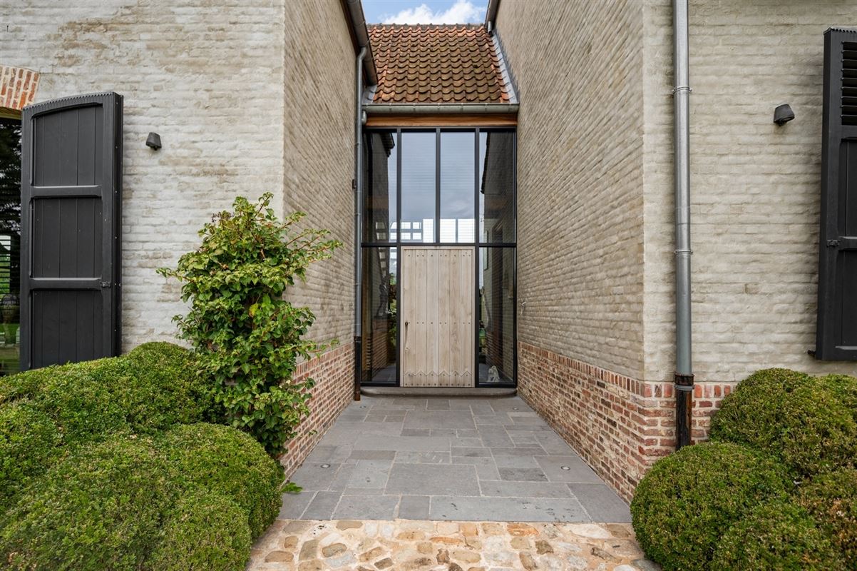 Exclusive villa with very high quality finishes