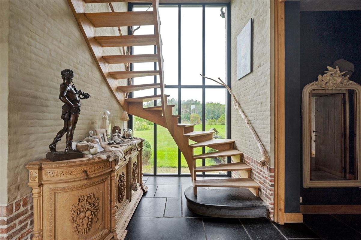 Exclusive villa with very high quality finishes