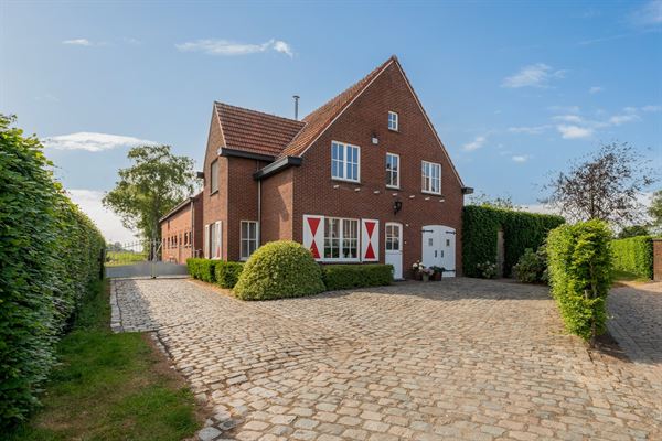 Boerderij met schuur op ruim 1,2 Ha