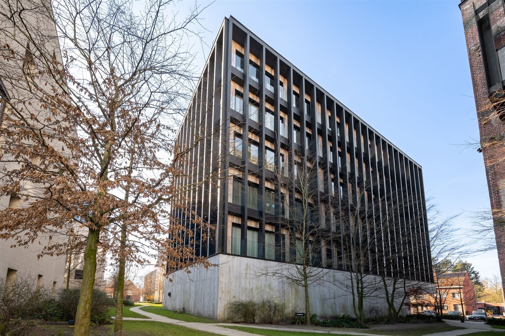 Lichtrijk appartement van ca 148 m² met terras op Het Kanaal
