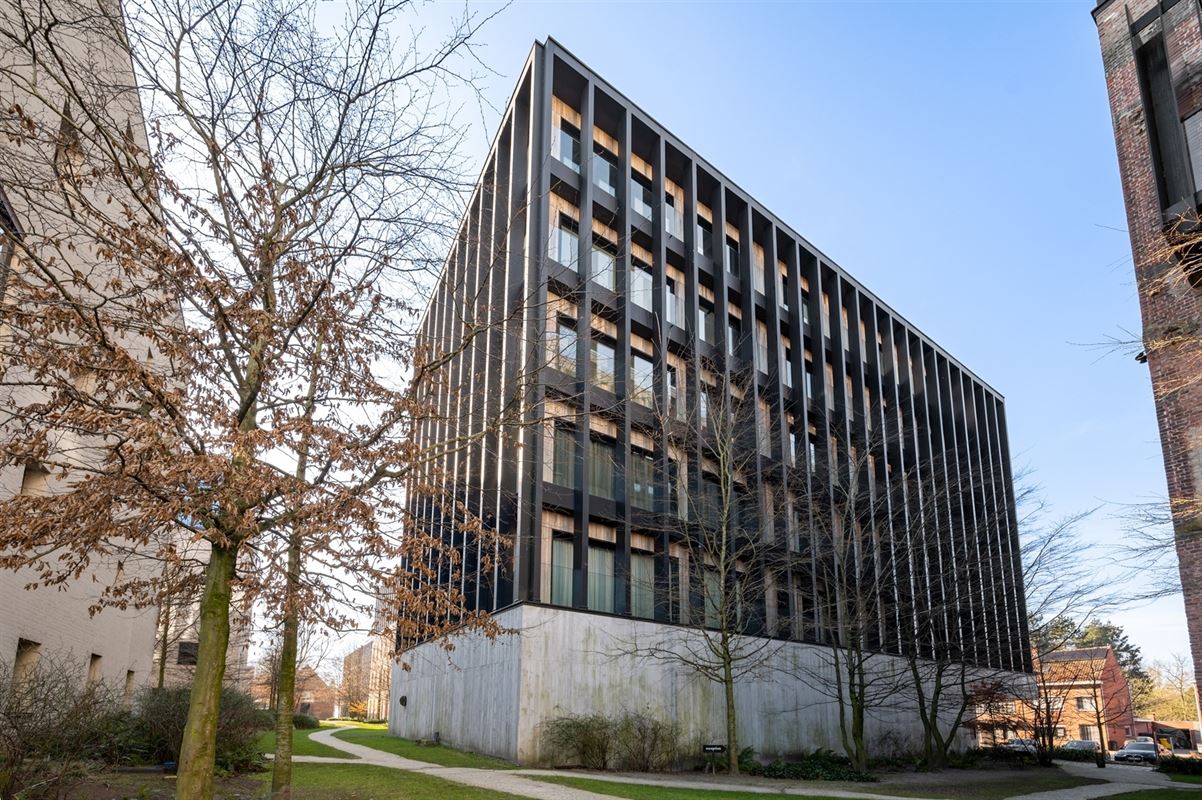 Lichtrijk appartement van ca 148 m² met terras op Het Kanaal