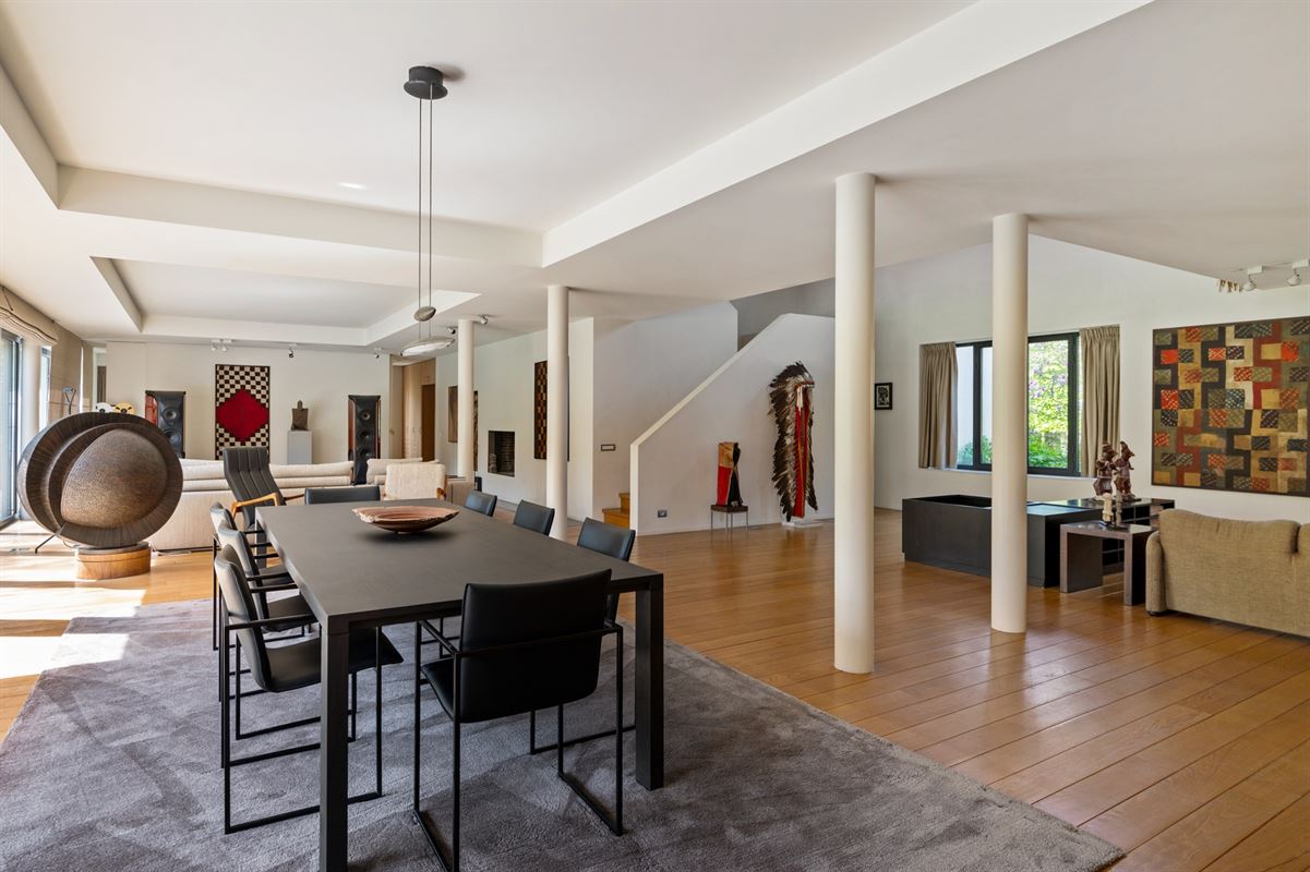 Very spacious villa on approx. 1.7 Ha adjacent to Peerdsbos