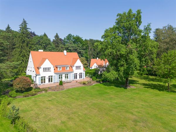Exclusief landhuis met guesthouse en bijgebouw