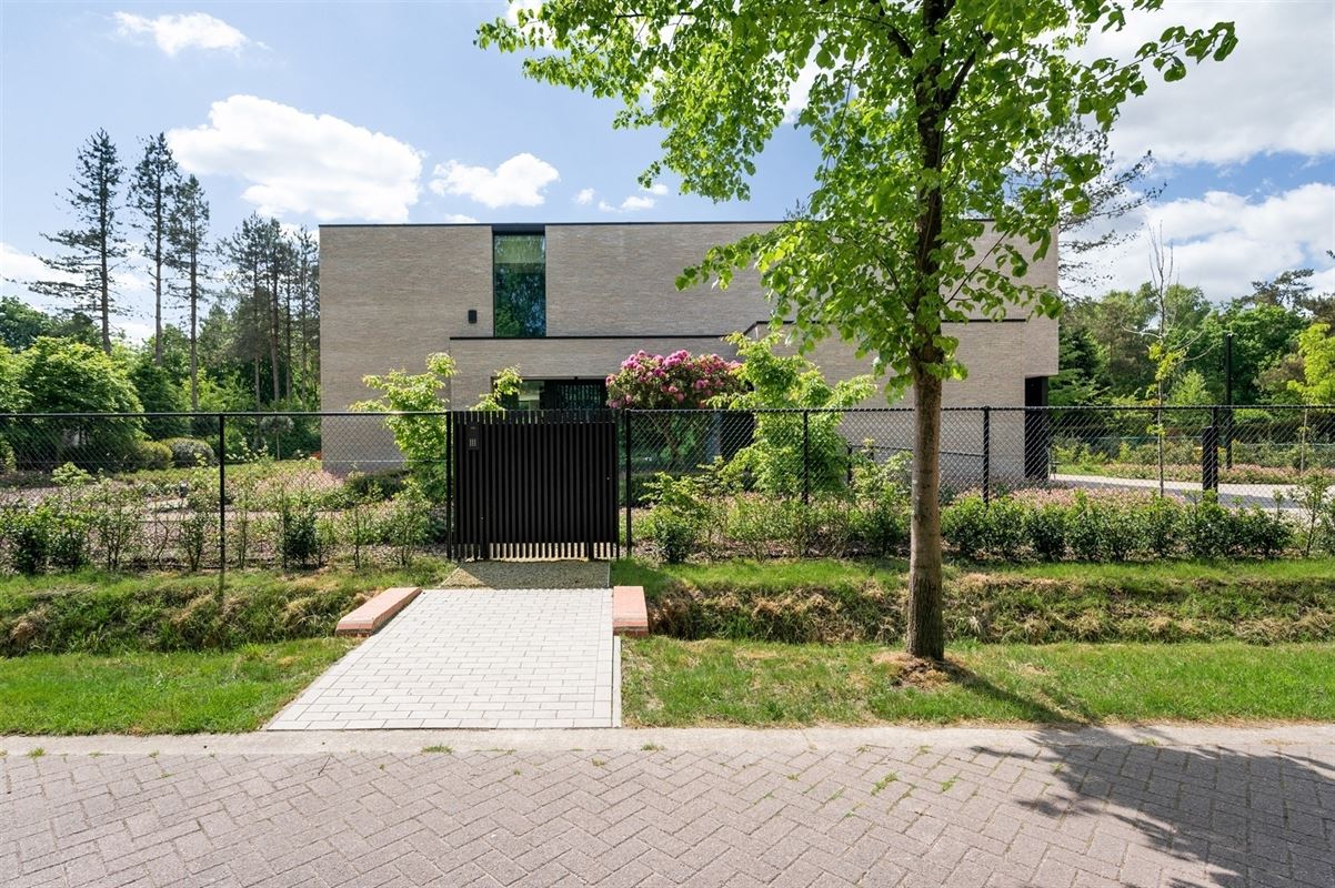 Luxuriously finished villa in a residential neighborhood