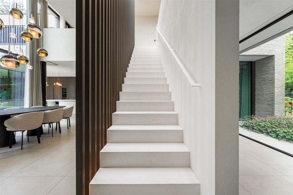 Luxuriously finished villa in a residential neighborhood