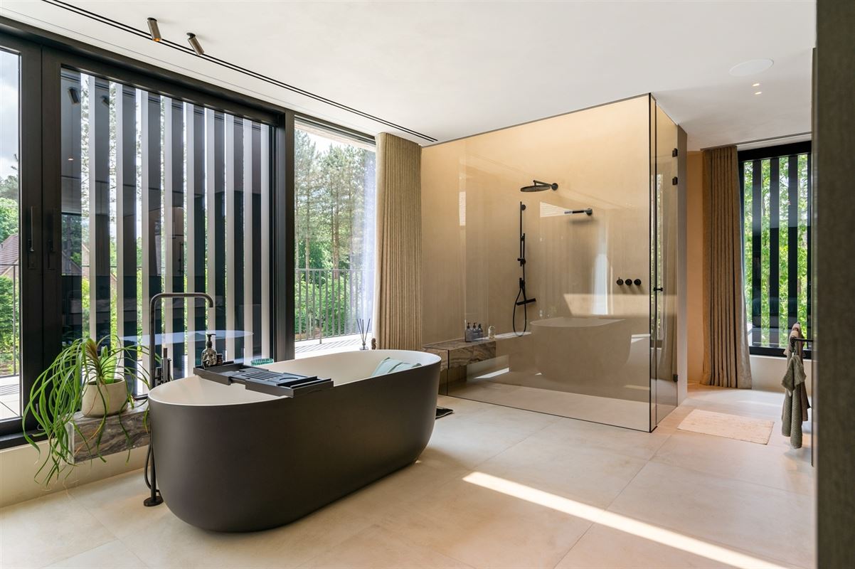 Luxuriously finished villa in a residential neighborhood