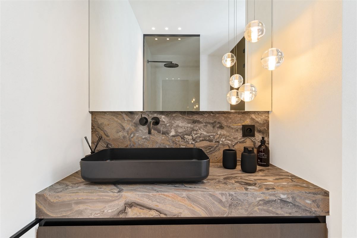 Luxuriously finished villa in a residential neighborhood