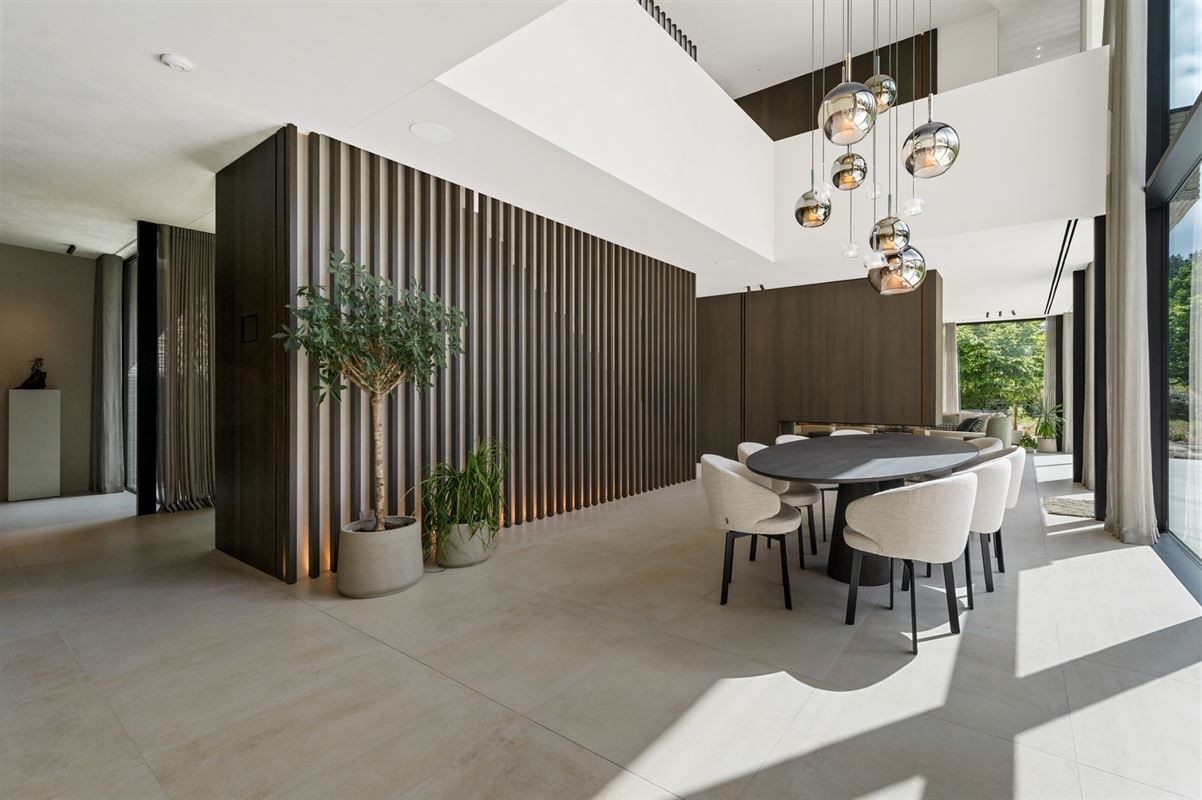 Luxuriously finished villa in a residential neighborhood