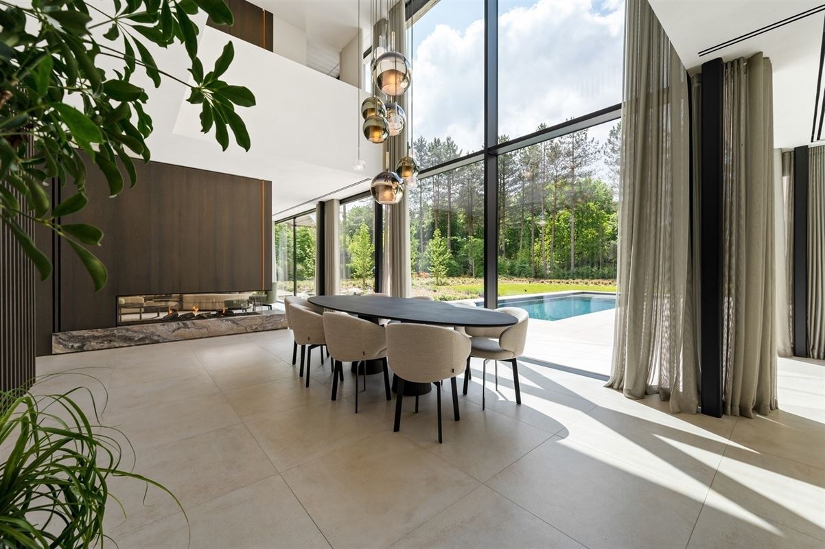 Zeer luxe afgewerkte villa op residentiële locatie