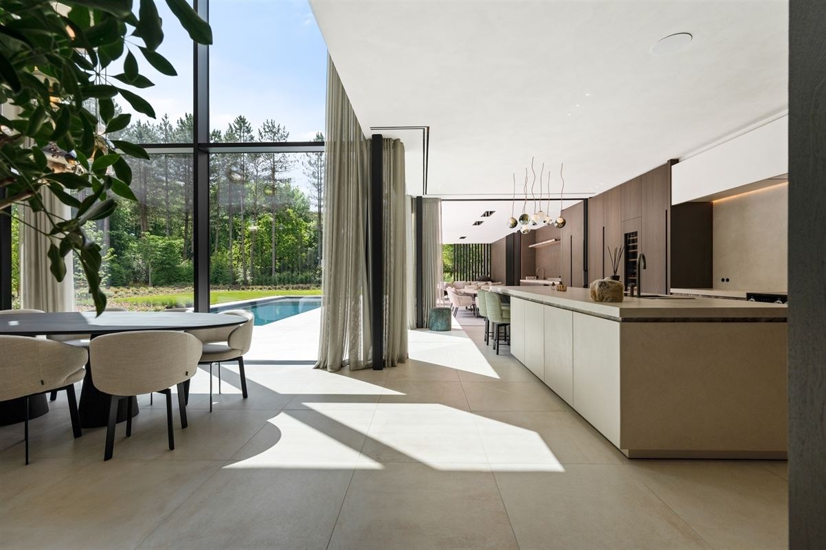 Luxuriously finished villa in a residential neighborhood