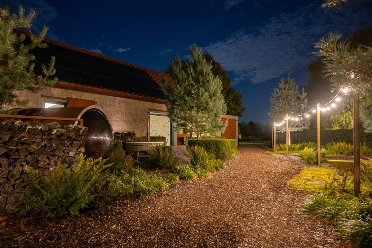 Unique, luxurious farmhouse with an indoor pool, spa, and golf course