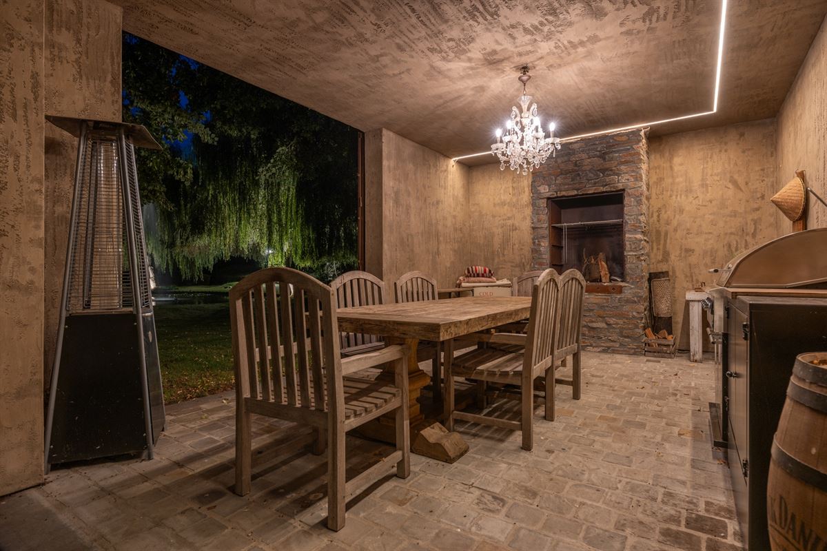 Unique, luxurious farmhouse with an indoor pool, spa, and golf course