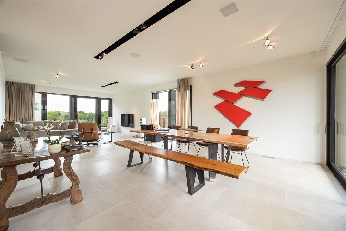 Exclusive apartment with spacious terrace