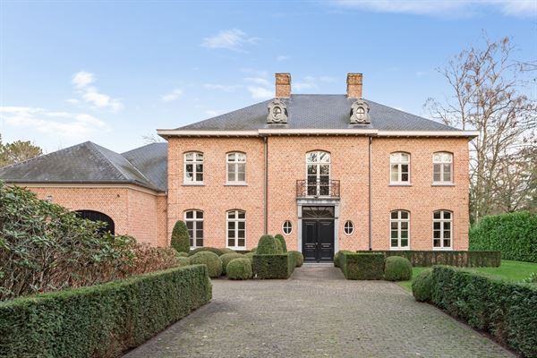 Statige villa in Manoir stijl op toplocatie