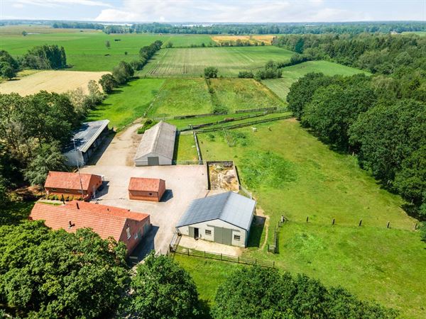 Residential farmhouse with several barns on approx. 9 Ha