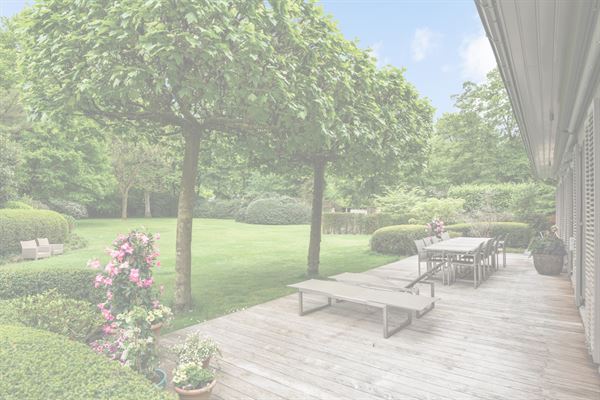 Klassieke villa op toplocatie met aangrenzend perceel bouwgrond