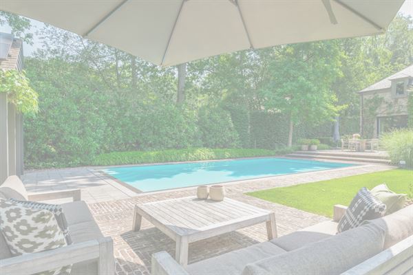 Manoir villa gelegen aan één van de mooiste lanen op ca 3.500m²