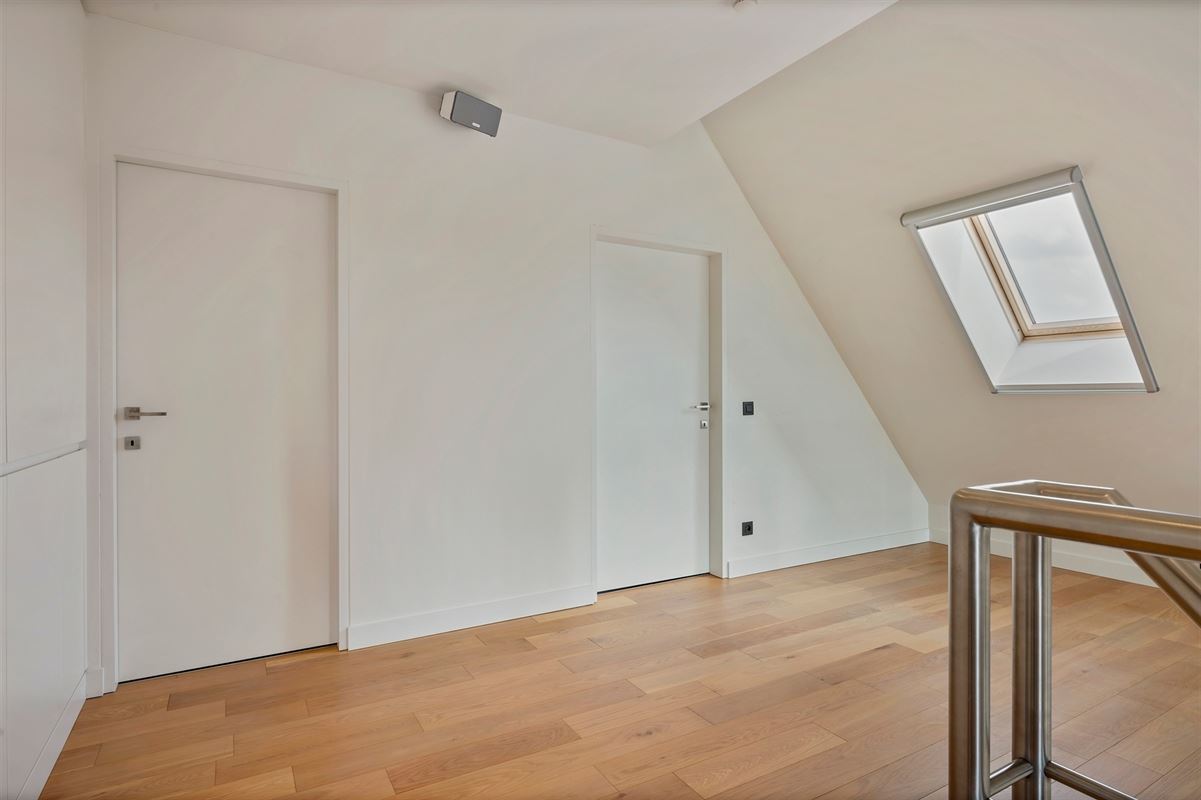 Uitzonderlijk ruim duplexappartement – 245 m² & 4 slaapkamers