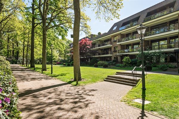 Ruim appartement met gastenverblijf in Eikendael