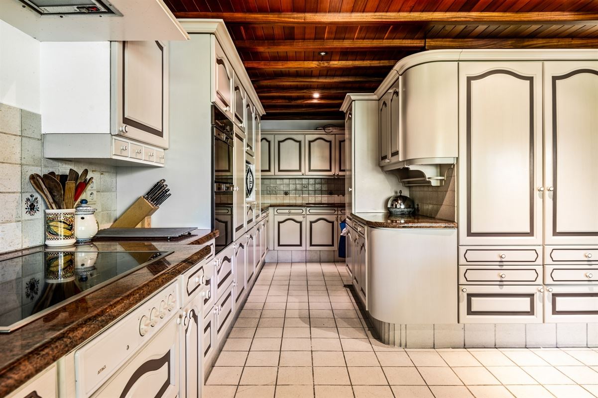 Spacious apartment with guest quarters in Eikendael