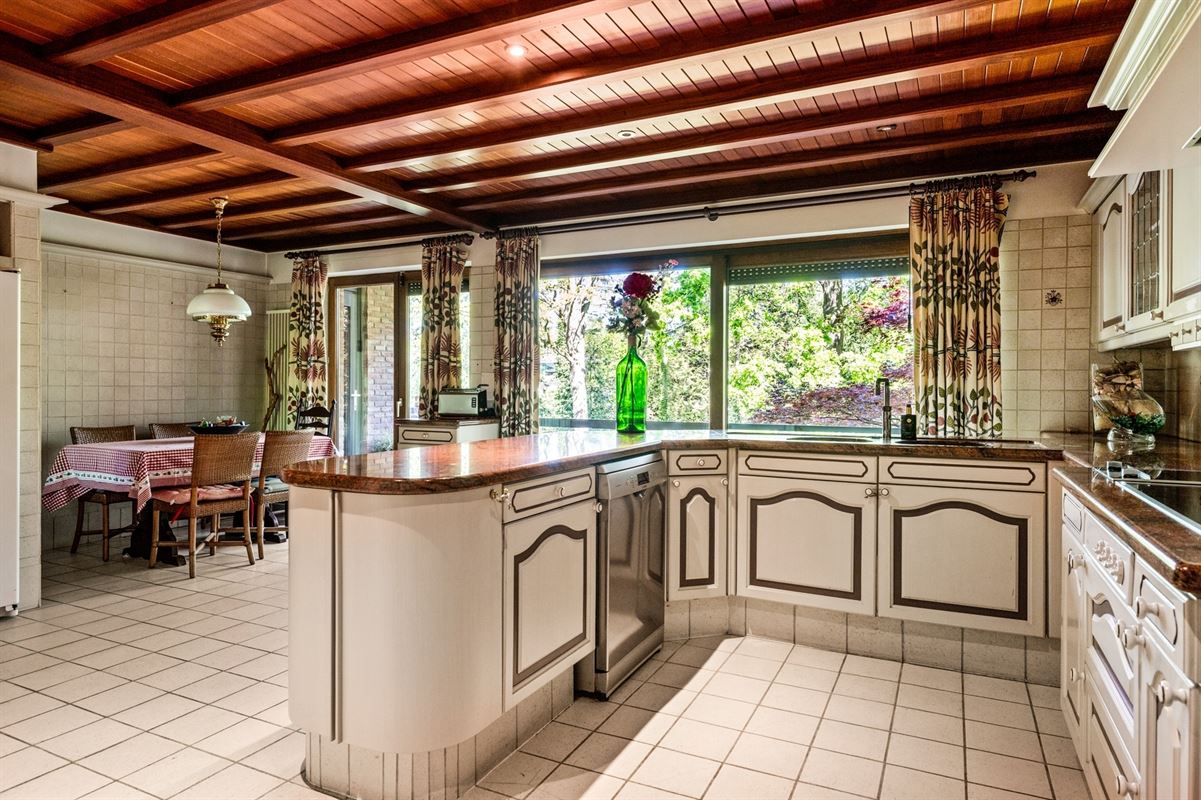 Spacious apartment with guest quarters in Eikendael