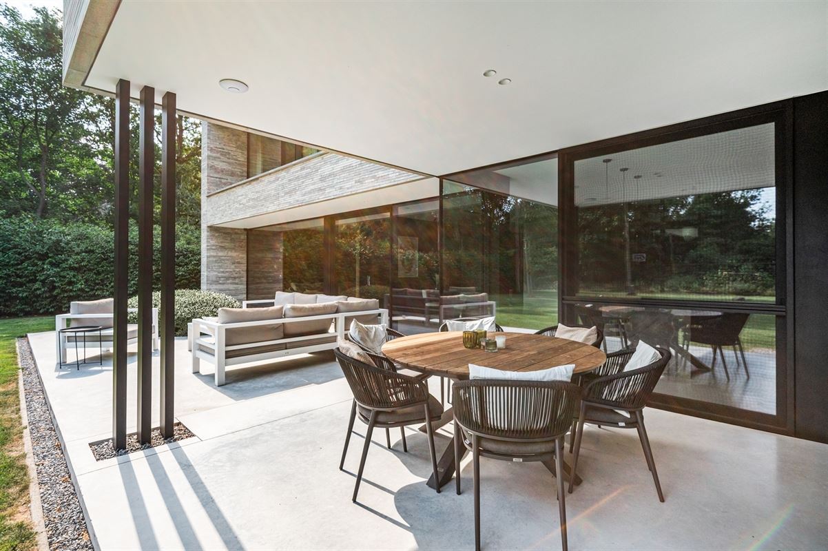 Luxury villa in quiet and discreet location