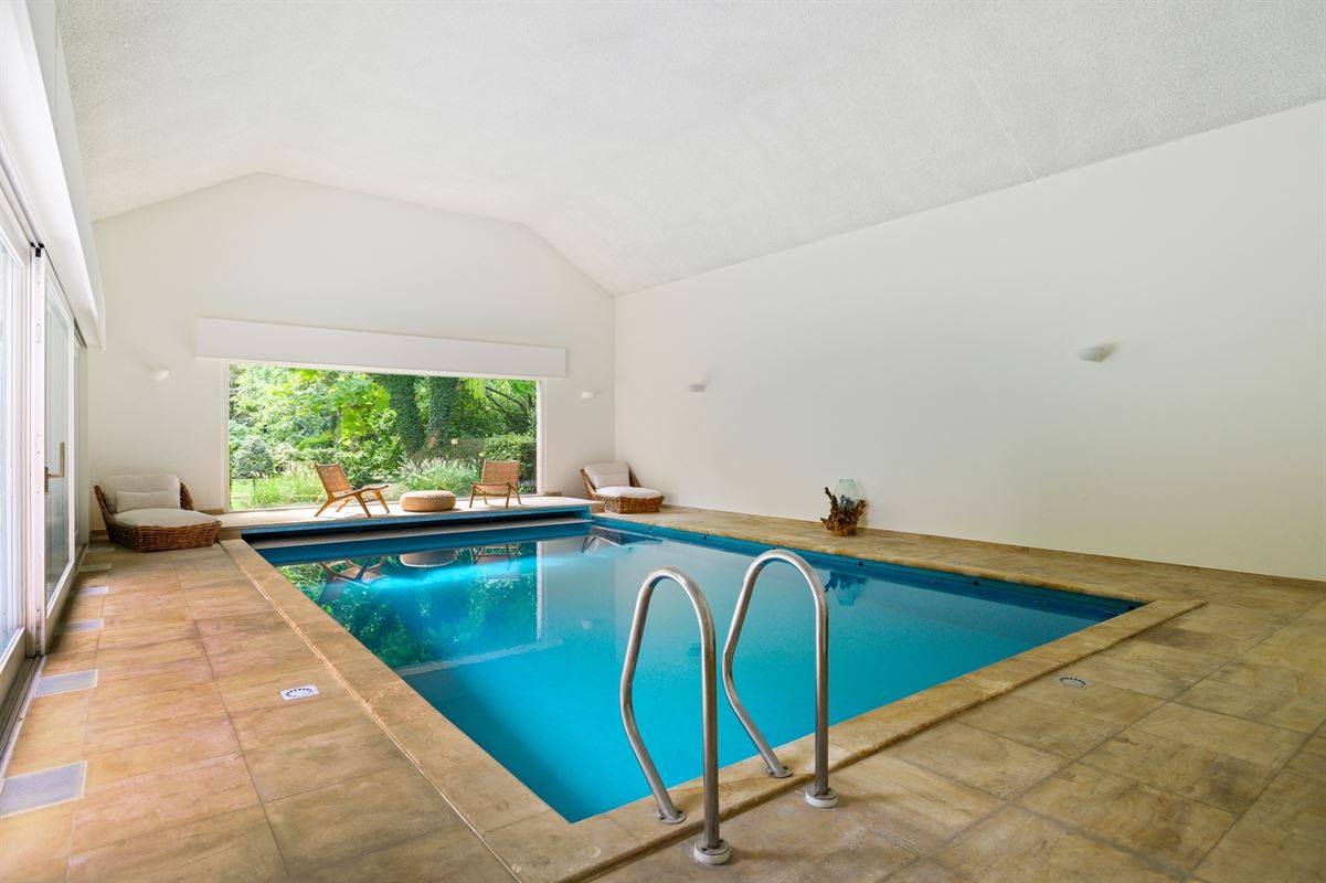 Spacious villa with an indoor pool in a prime location