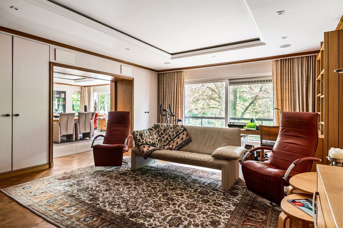 Spacious apartment with guest quarters in Eikendael