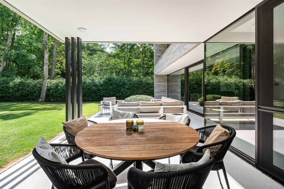 Luxury villa in quiet and discreet location