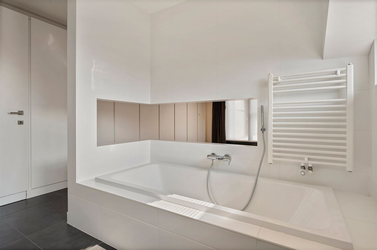 Uitzonderlijk ruim duplexappartement – 245 m² & 4 slaapkamers