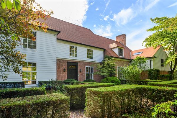 Royale villa met inpandig zwembad op toplocatie