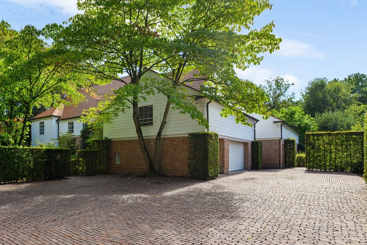 Spacious villa with an indoor pool in a prime location