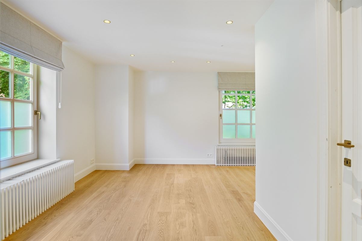 Spacious villa with an indoor pool in a prime location