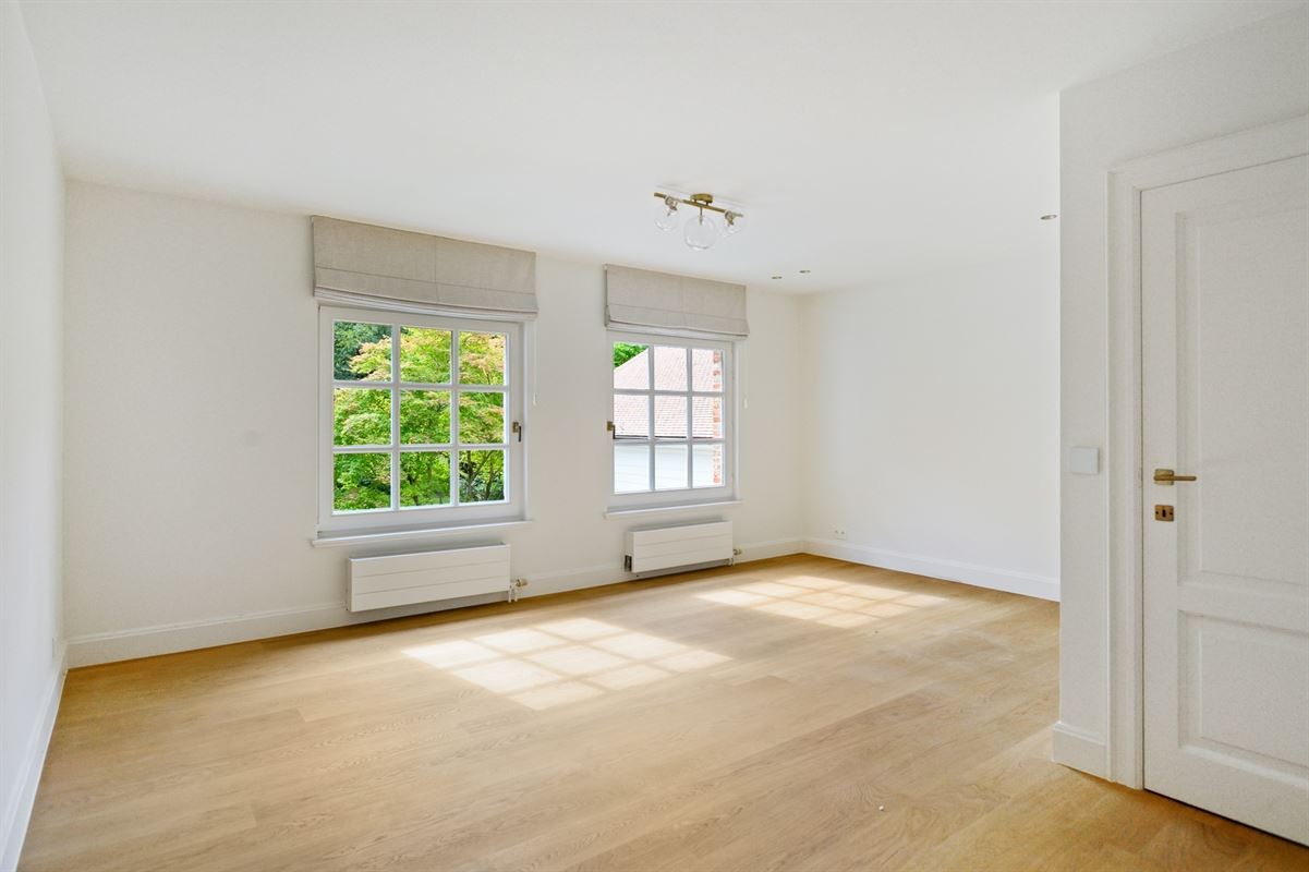 Spacious villa with an indoor pool in a prime location