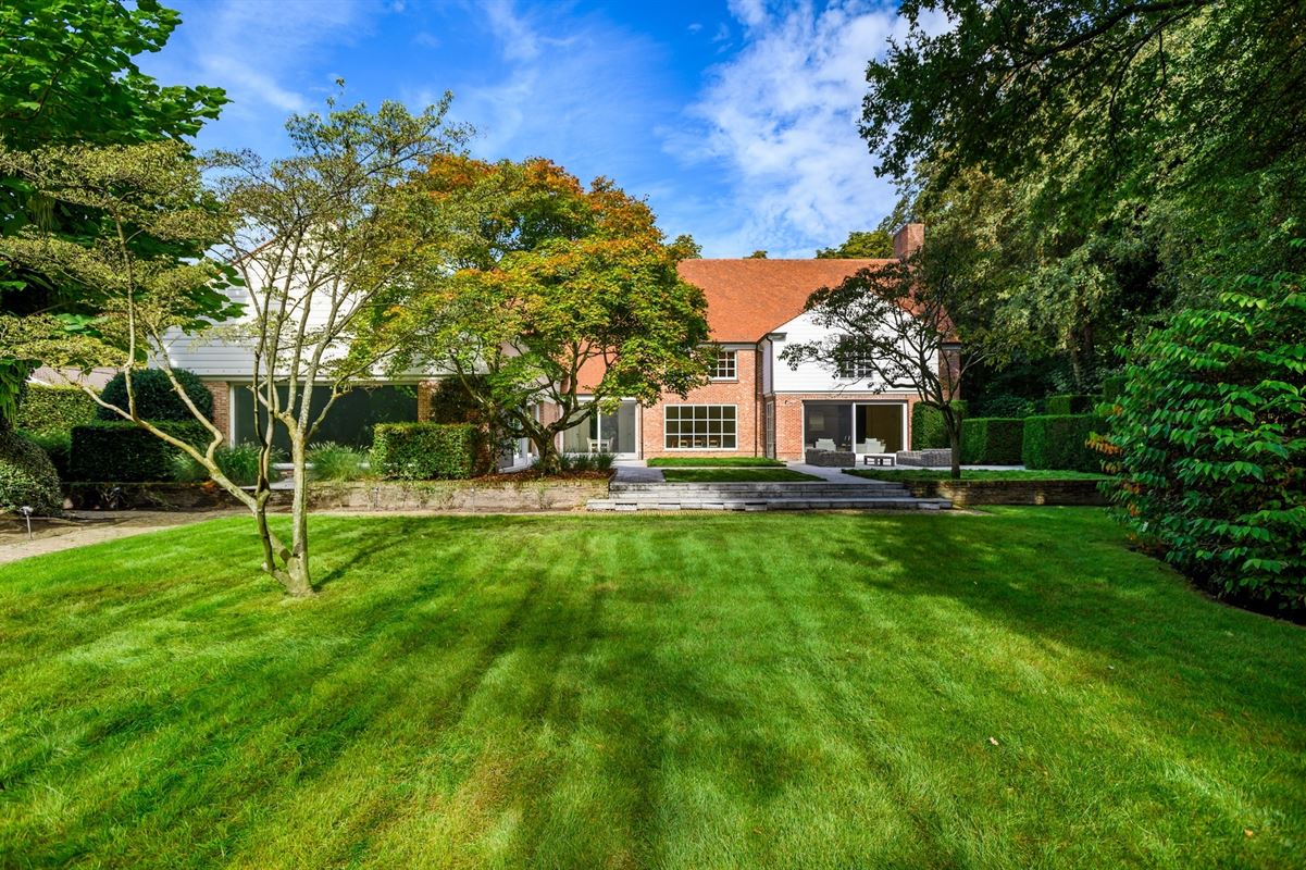 Royale villa met inpandig zwembad op toplocatie