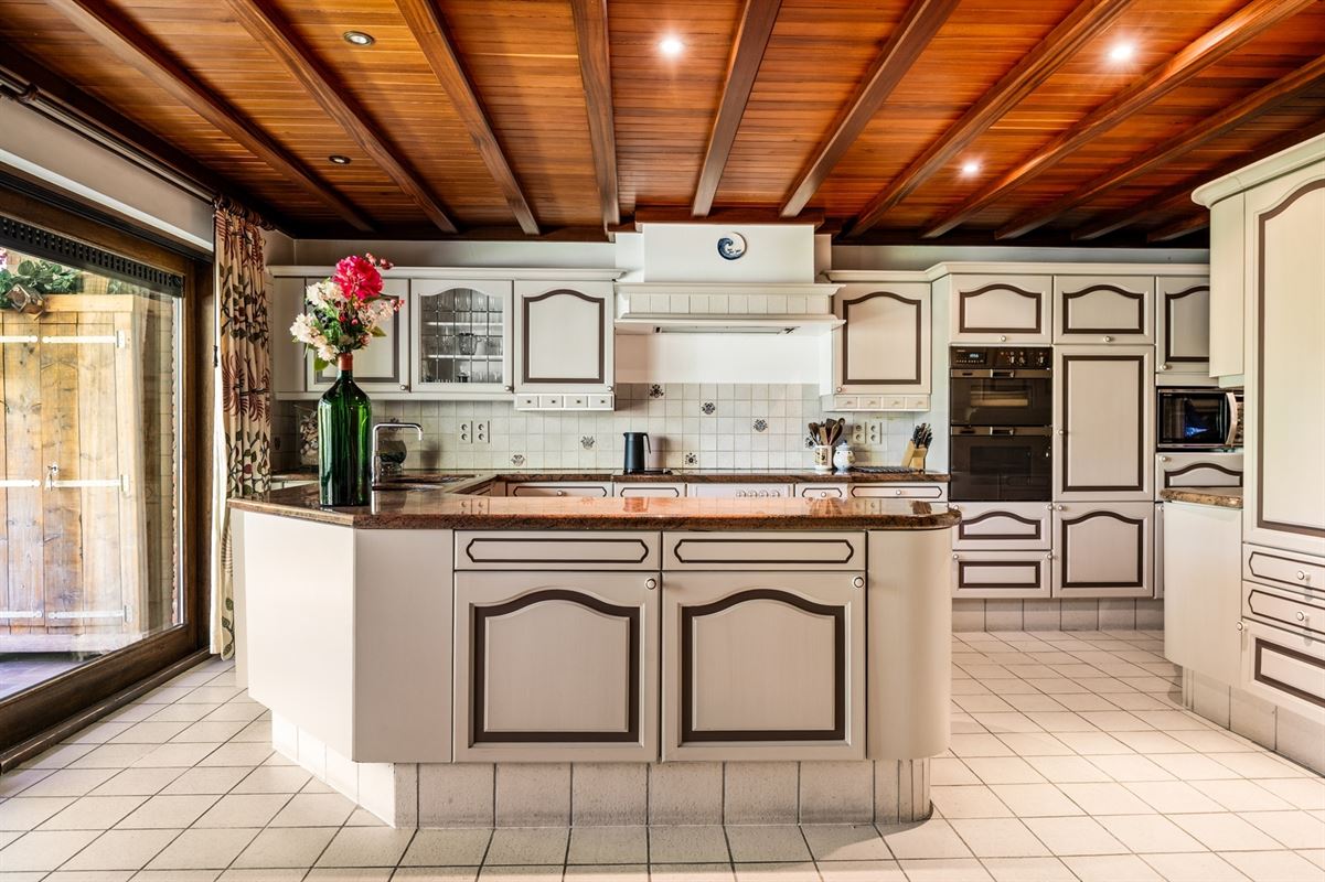 Spacious apartment with guest quarters in Eikendael