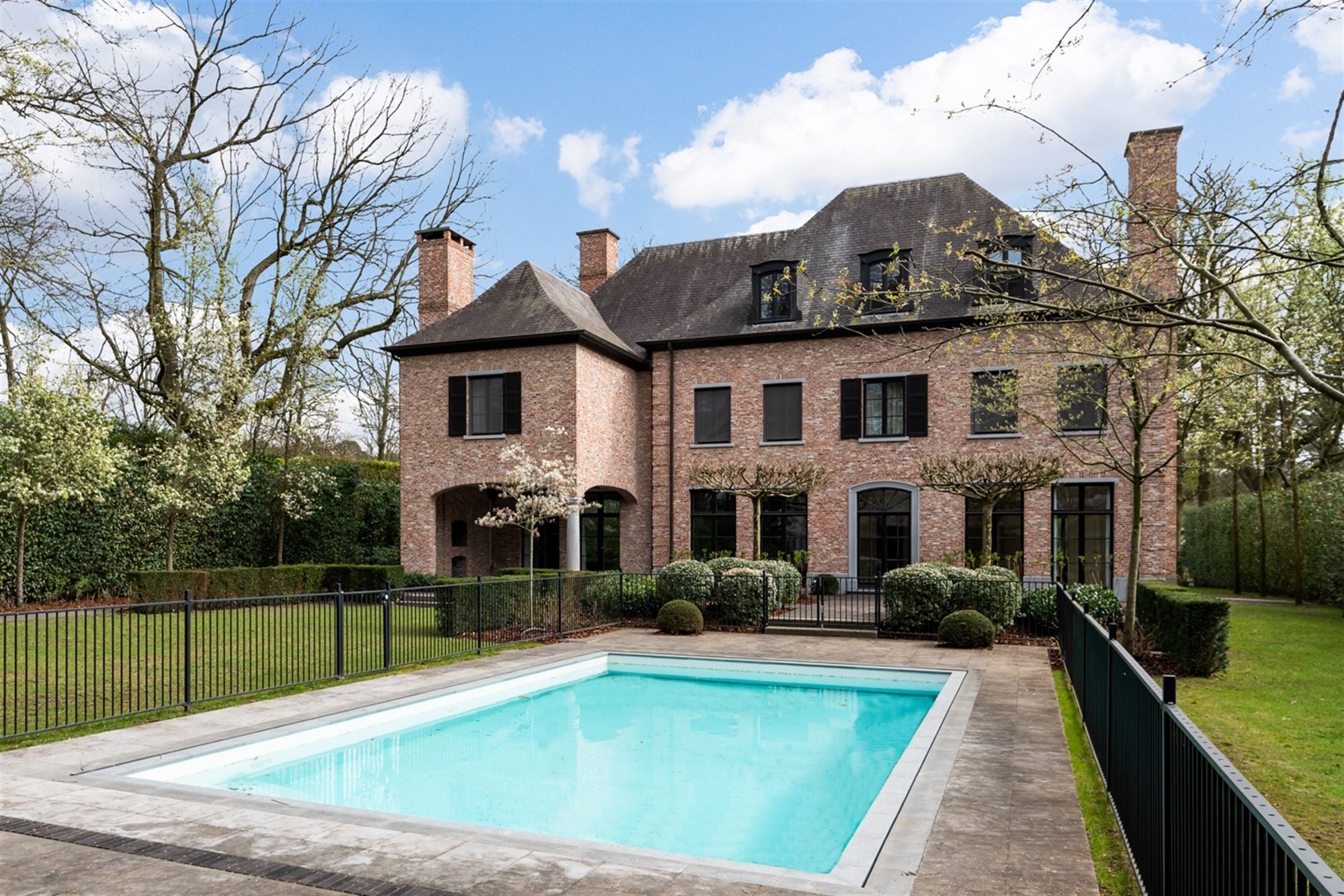 Statige manoir villa op toplocatie