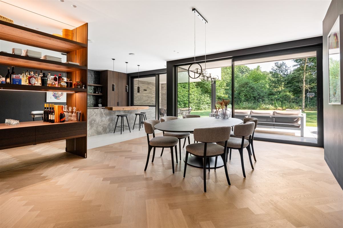 Luxury villa in quiet and discreet location